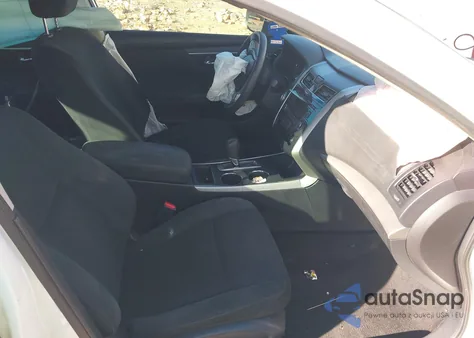 2015 Nissan Altima 2.5 S из США, поврежденный, VIN 1N4AL3AP9FC168676